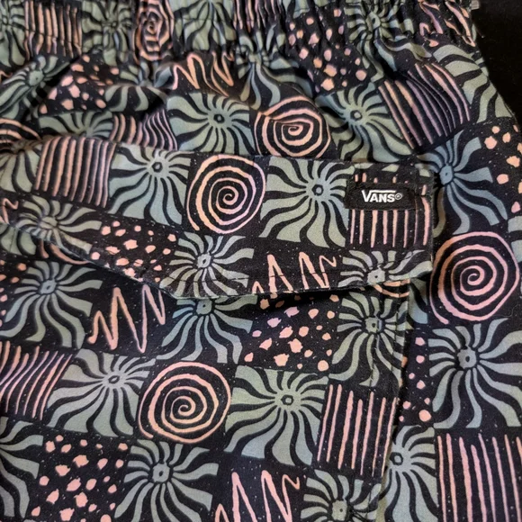 Vans Geometric Pattern Cargo Shorts Drawstring Pockets Logo Black Pink Green XL - Picture 3 of 5